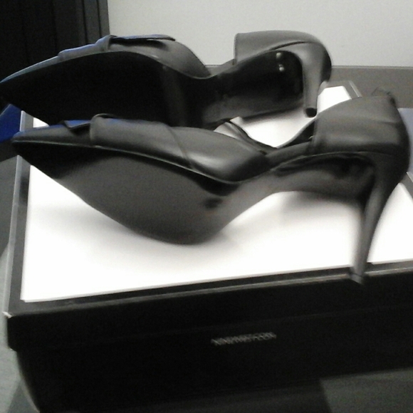 Heels - Picture 1 of 2